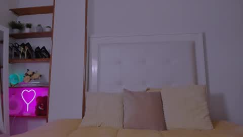 Sarah Luna online show from 03-03-25, 12:37