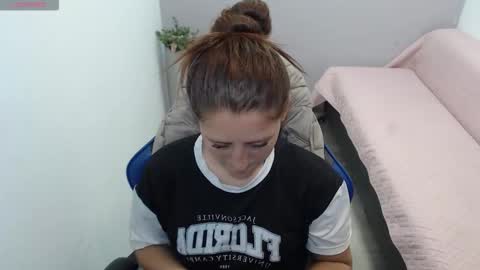 Mia online show from 03-03-26, 01:39