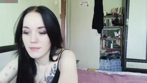 Mia and Jenny online show from 08-03-26, 10:10