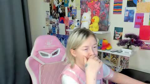 Snapshot of mia_ferd chatting on 07-02-26, 02:55 Mia online show from 07-02-26, 02:55