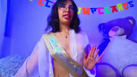 Mia flames online show from 11-24-25, 04:12