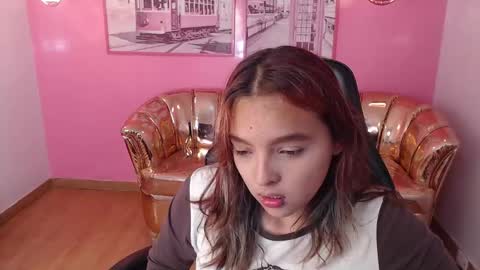 Mia online show from 10-03-25, 01:19
