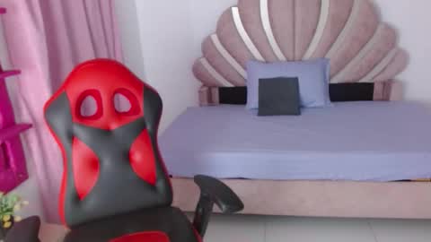 mia online show from 01-18-26, 12:31