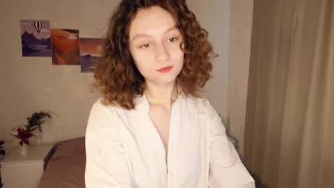 Mia  online show from 01-26-25, 09:40