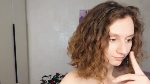 Mia  online show from 01-28-25, 03:57