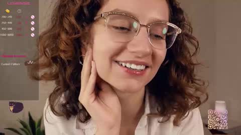 Mia  online show from 09-23-25, 04:10