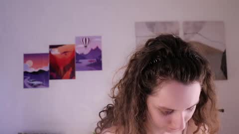 Mia  online show from 05-28-26, 09:17