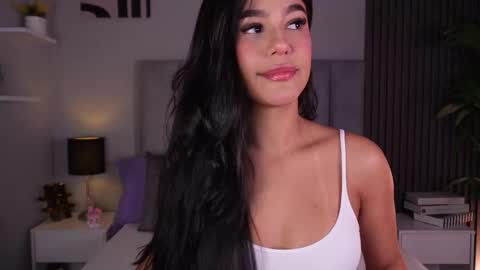 Mia  online show from 03-18-26, 12:41