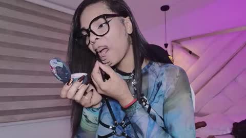 Mia online show from 02-17-26, 02:52