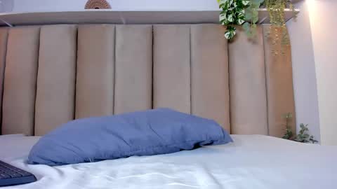 Snapshot of mia_holson chatting on 02-26-25, 01:30 I am Mia online show from 02-26-25, 01:30