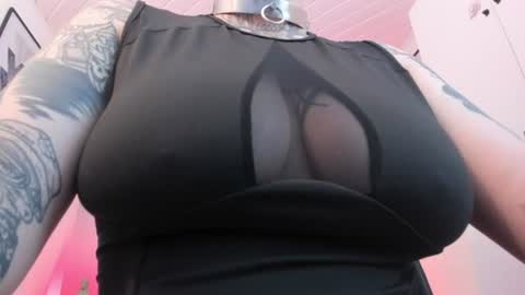 Snapshot of mia_jagger chatting on 06-19-26, 03:55 Val online show from 06-19-26, 03:55
