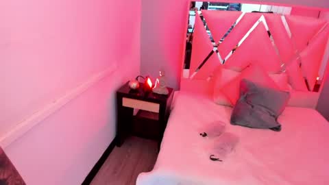 Snapshot of mia_jagger chatting on 06-27-26, 03:22 Val online show from 06-27-26, 03:22
