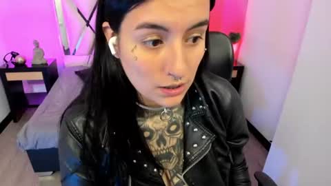 Snapshot of mia_jagger chatting on 07-10-26, 04:39 Val online show from 07-10-26, 04:39