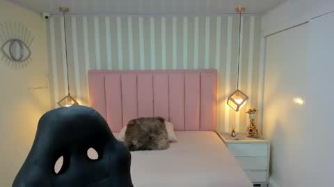 Naomi online show from 05-13-26, 12:13