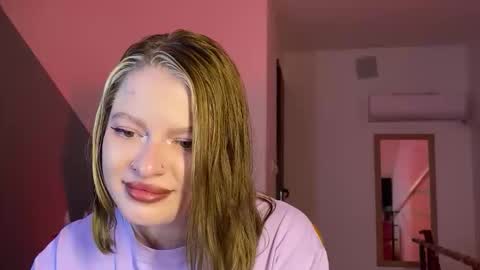 Snapshot of mia_kamp chatting on 09-08-25, 08:41 Mia online show from 09-08-25, 08:41