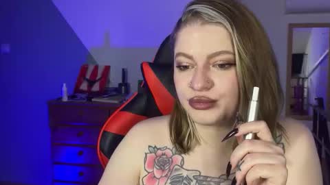 Snapshot of mia_kamp chatting on 10-20-25, 05:46 Mia online show from 10-20-25, 05:46