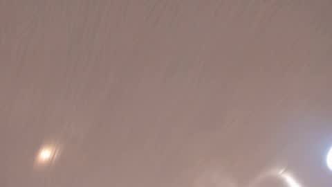 Mia online show from 11-05-25, 02:33