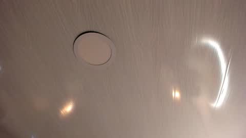 Mia online show from 04-04-26, 08:17