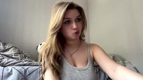 Snapshot of mia_livy chatting on 06-13-26, 11:08 Miaaa online show from 06-13-26, 11:08