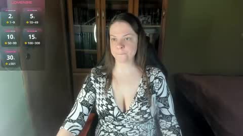mia_lores online show from 04-17-26, 09:12