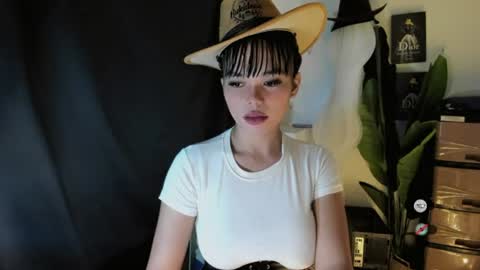 Snapshot of mia_lover9 chatting on 06-17-26, 03:42 M I A online show from 06-17-26, 03:42