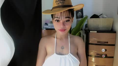 Snapshot of mia_lover9 chatting on 07-21-26, 07:00 M I A online show from 07-21-26, 07:00
