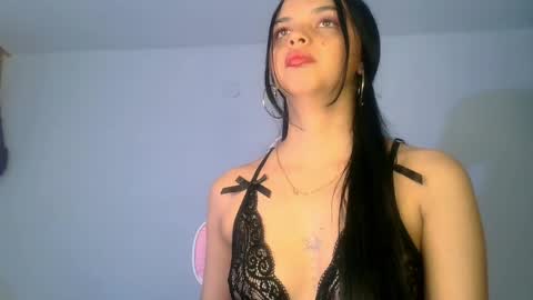 mia lucy 21 online show from 06-04-26, 07:03
