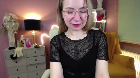 Snapshot of mia_luxx92 chatting on 12-13-24, 08:09 Mia online show from 12-13-24, 08:09