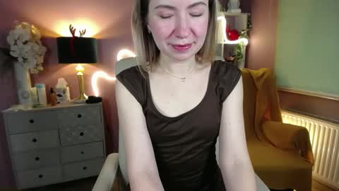 Snapshot of mia_luxx92 chatting on 01-03-25, 08:32 Mia online show from 01-03-25, 08:32