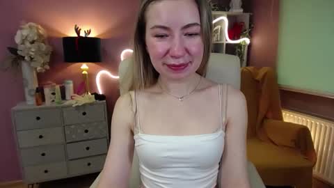 Snapshot of mia_luxx92 chatting on 01-05-25, 10:43 Mia online show from 01-05-25, 10:43