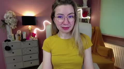 Snapshot of mia_luxx92 chatting on 01-17-25, 11:17 Mia online show from 01-17-25, 11:17