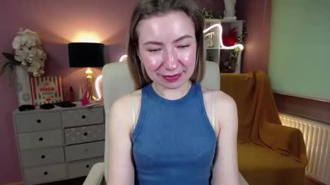 Snapshot of mia_luxx92 chatting on 01-23-25, 11:04 Mia online show from 01-23-25, 11:04
