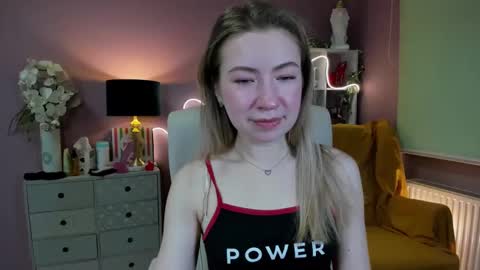 Snapshot of mia_luxx92 chatting on 01-27-25, 07:35 Mia online show from 01-27-25, 07:35