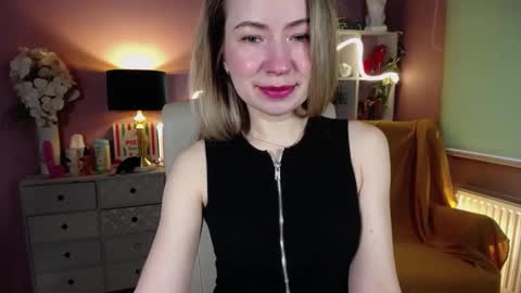 Snapshot of mia_luxx92 chatting on 02-09-25, 08:11 Mia online show from 02-09-25, 08:11