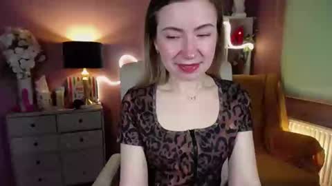 Snapshot of mia_luxx92 chatting on 02-14-25, 07:28 Mia online show from 02-14-25, 07:28