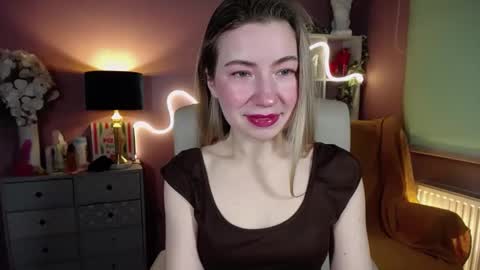 Snapshot of mia_luxx92 chatting on 02-16-25, 07:37 Mia online show from 02-16-25, 07:37