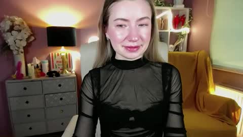 Snapshot of mia_luxx92 chatting on 02-22-25, 07:34 Mia online show from 02-22-25, 07:34