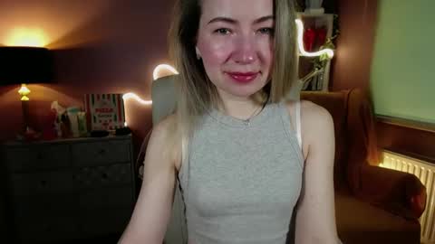 Snapshot of mia_luxx92 chatting on 02-23-25, 07:44 Mia online show from 02-23-25, 07:44