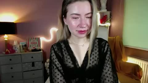 Snapshot of mia_luxx92 chatting on 02-24-25, 07:33 Mia online show from 02-24-25, 07:33