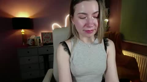 Snapshot of mia_luxx92 chatting on 03-02-25, 08:18 Mia online show from 03-02-25, 08:18