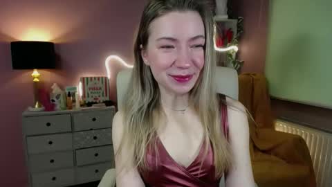 Snapshot of mia_luxx92 chatting on 03-08-25, 07:27 Mia online show from 03-08-25, 07:27