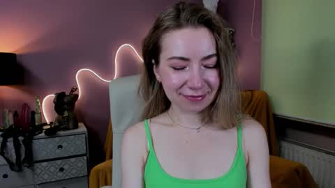 Snapshot of mia_luxx92 chatting on 09-12-25, 06:35 Mia online show from 09-12-25, 06:35