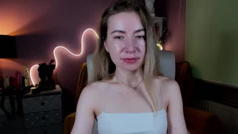 Snapshot of mia_luxx92 chatting on 09-14-25, 06:45 Mia online show from 09-14-25, 06:45