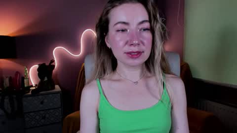 Snapshot of mia_luxx92 chatting on 09-18-25, 06:48 Mia online show from 09-18-25, 06:48