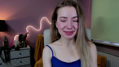Snapshot of mia_luxx92 chatting on 09-24-25, 07:01 Mia online show from 09-24-25, 07:01