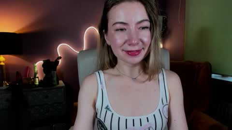 Snapshot of mia_luxx92 chatting on 10-12-25, 01:21 Mia online show from 10-12-25, 01:21