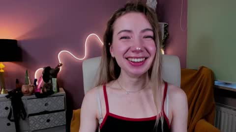 Snapshot of mia_luxx92 chatting on 10-16-25, 06:47 Mia online show from 10-16-25, 06:47