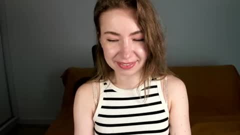 Snapshot of mia_luxx92 chatting on 07-07-26, 07:23 Mia online show from 07-07-26, 07:23