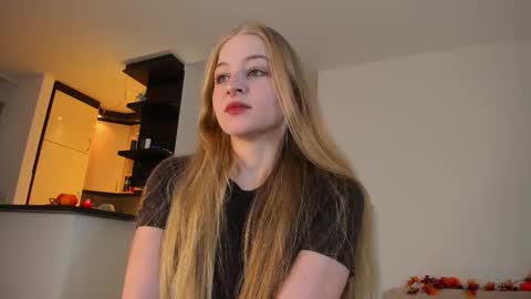 Mia here Appreciate your support online show from 09-23-25, 10:40