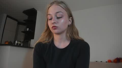 Mia here Appreciate your support online show from 10-16-25, 03:13